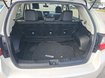 2014 Subaru Impreza 5-Door 2.0i Limited Hatchback - miniatura 16