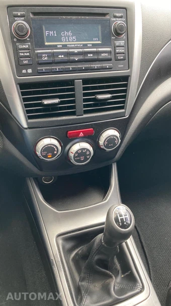 2014 Subaru Impreza WRX Sedan - miniatura 9