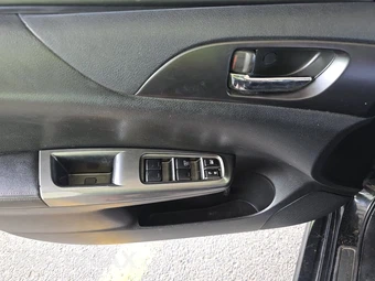 2014 Subaru Impreza WRX Sedan – miniatura 9