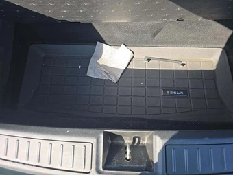 2014 Tesla Model S 85 – miniatura 12
