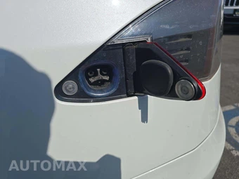 2014 Tesla Model S 85 – miniatura 26
