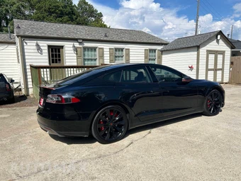 2014 Tesla Model S 85 – miniatura 11