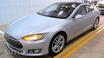 2014 Tesla Model S 85 — samochód z USA z aukcji Manheim, oferta Kup Teraz w AUTOMAX