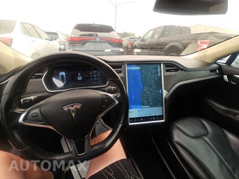 2014 Tesla Model S 85 – miniatura 11