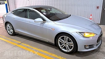 2014 Tesla Model S 85 – miniatura 3