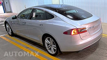 2014 Tesla Model S 85 – miniatura 6