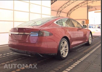 2014 Tesla Model S 85 – miniatura 4