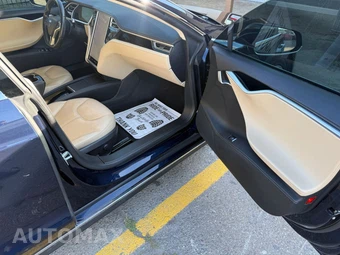 2014 Tesla Model S 85 - miniatura 17