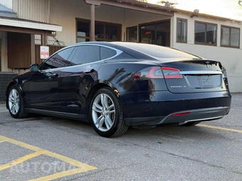 2014 Tesla Model S 85 - miniatura 7