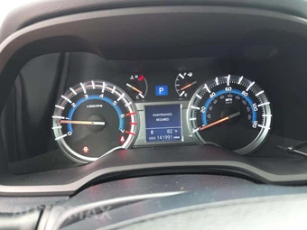 2014 Toyota 4Runner SR5 – miniatura 9