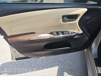 2014 Toyota Avalon XLE – miniatura 9