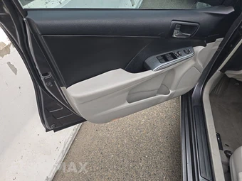 2014 Toyota Camry Hybrid LE - miniatura 9