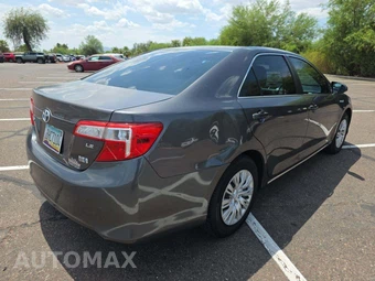 2014 Toyota Camry Hybrid LE - miniatura 3