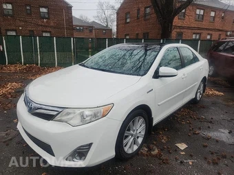 2014 Toyota Camry Hybrid XLE