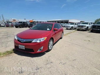 2014 Toyota Camry Hybrid XLE