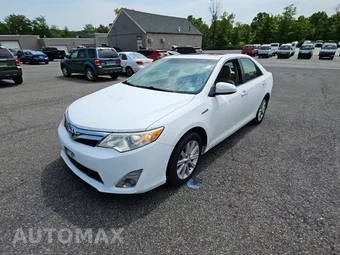 2014 Toyota Camry Hybrid XLE