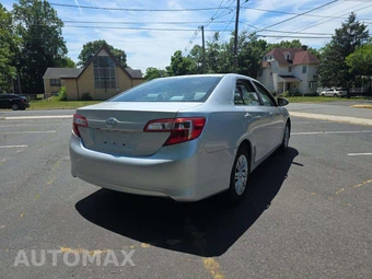 2014 Toyota Camry L - miniatura 3