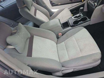 2014 Toyota Camry L – miniatura 19