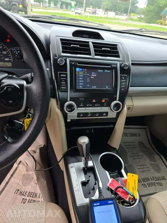 2014 Toyota Camry L - miniatura 10