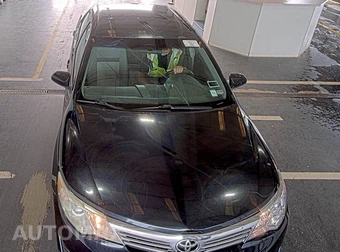 2014 Toyota Camry L – miniatura 2