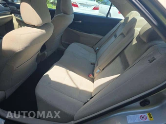 2014 Toyota Camry LE - miniatura 13
