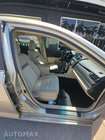 2014 Toyota Camry LE - miniatura 18