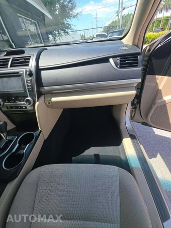 2014 Toyota Camry LE - miniatura 19
