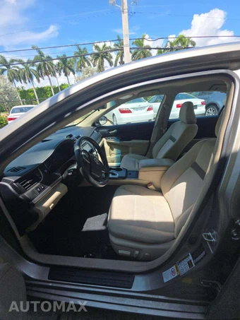 2014 Toyota Camry LE - miniatura 6