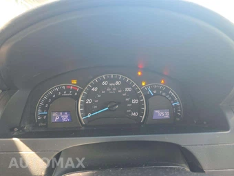 2014 Toyota Camry LE - miniatura 9