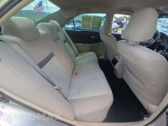 2014 Toyota Camry LE – miniatura 13