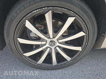 2014 Toyota Camry LE – miniatura 24