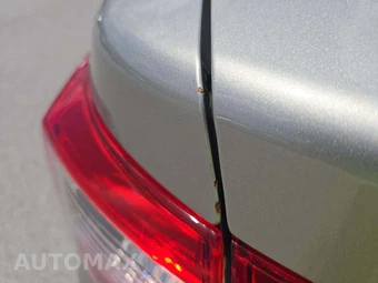 2014 Toyota Camry LE – miniatura 25