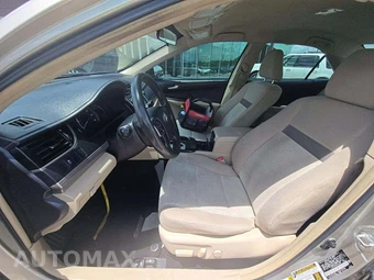 2014 Toyota Camry LE – miniatura 3