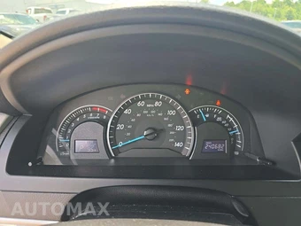 2014 Toyota Camry LE – miniatura 6