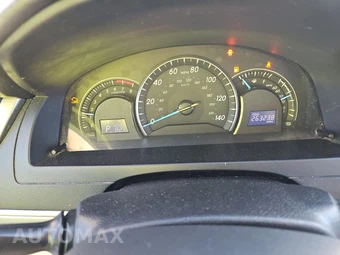 2014 Toyota Camry LE – miniatura 12