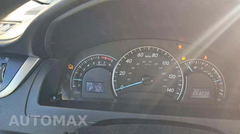 2014 Toyota Camry LE – miniatura 28