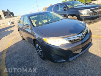 2014 Toyota Camry LE – miniatura 3