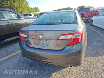 2014 Toyota Camry LE – miniatura 5