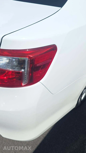 2014 Toyota Camry LE - miniatura 18