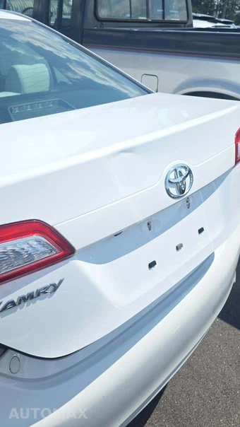 2014 Toyota Camry LE - miniatura 21
