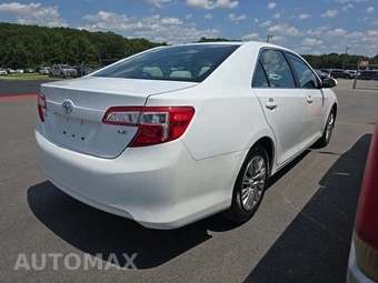 2014 Toyota Camry LE - miniatura 4