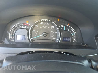 2014 Toyota Camry LE – miniatura 12