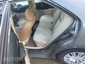 2014 Toyota Camry LE – miniatura 13