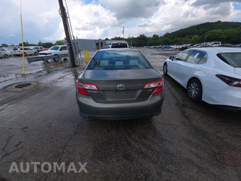 2014 Toyota Camry LE – miniatura 5