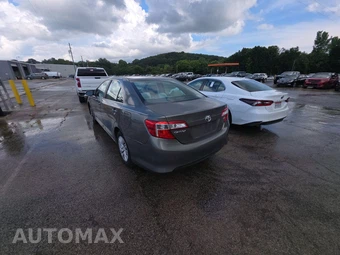 2014 Toyota Camry LE – miniatura 6