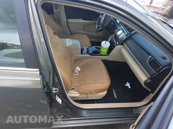 2014 Toyota Camry LE – miniatura 8