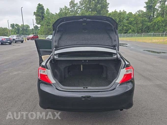 2014 Toyota Camry LE - miniatura 11
