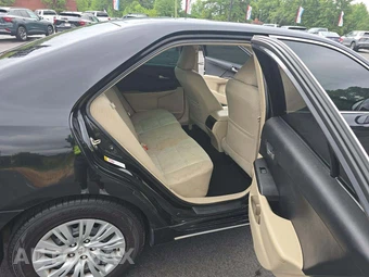 2014 Toyota Camry LE - miniatura 13