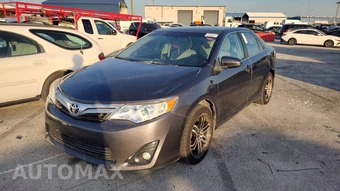 2014 Toyota Camry LE - miniatura 2