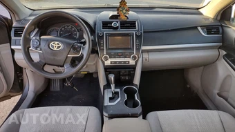 2014 Toyota Camry LE - miniatura 3